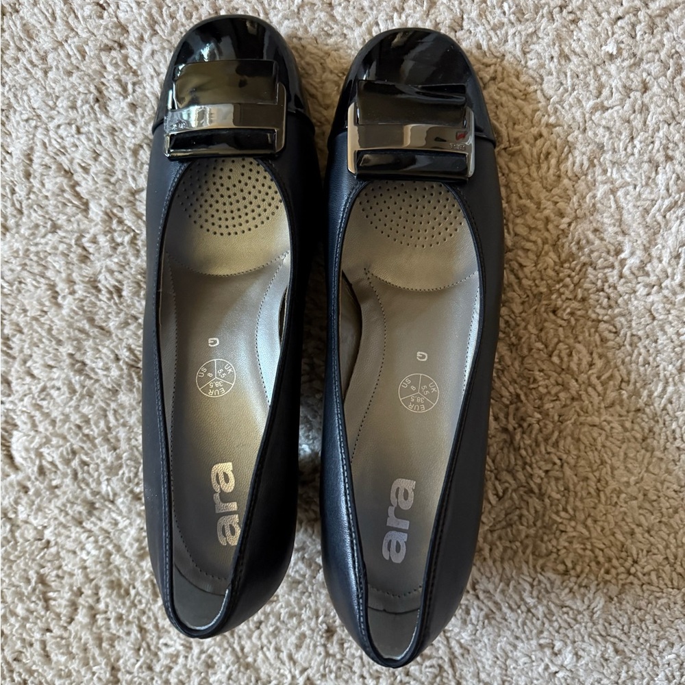 Ara Black Leather pumps